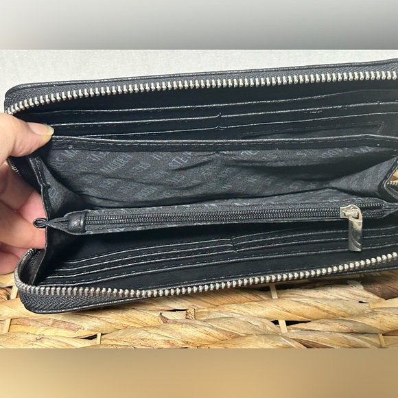 Steve Madden Zip Around Wallet Wrislet Black - Picture 4 of 12